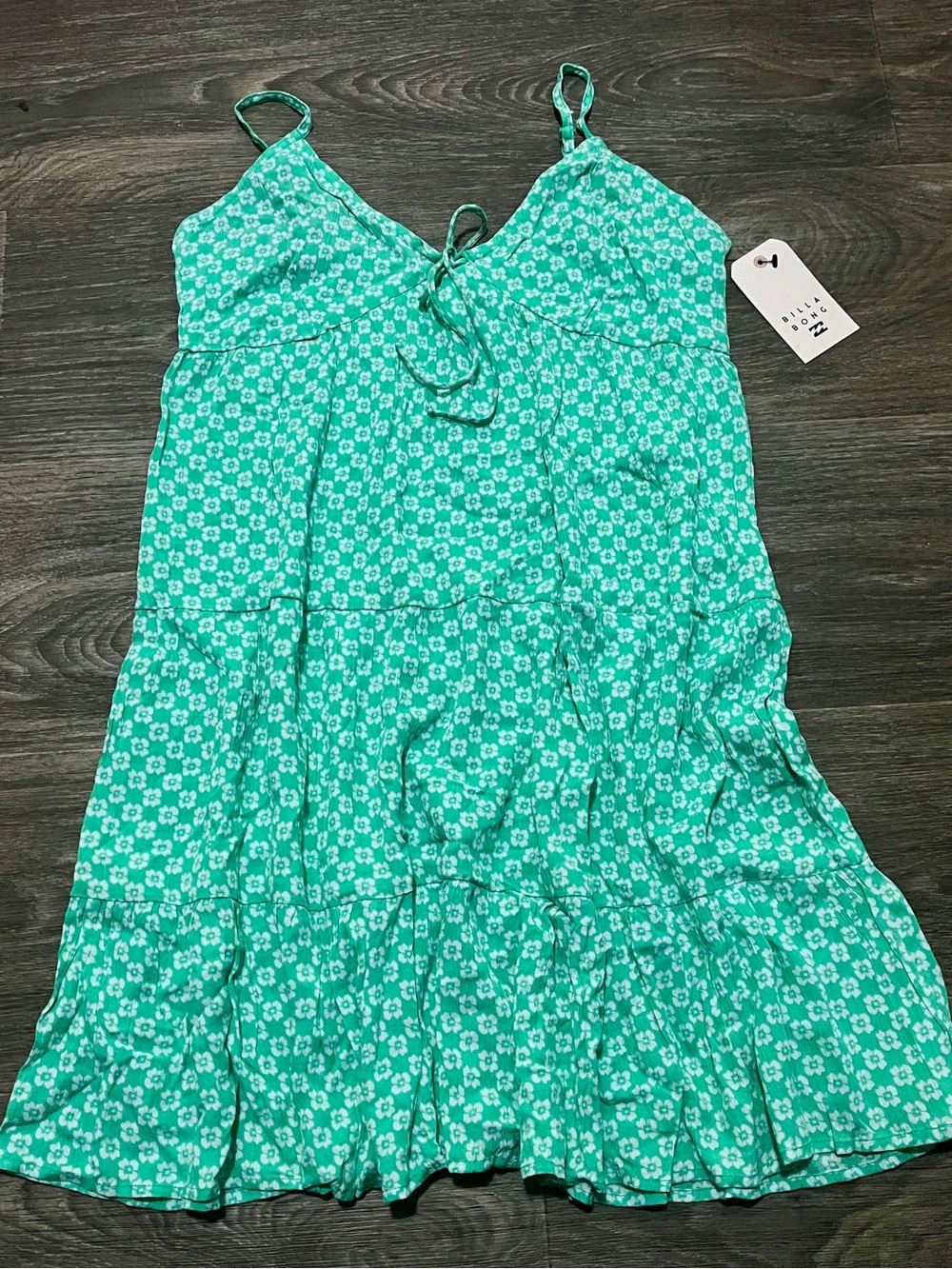Billabong Sweetest Heart Floral Mini Dress 🌿🌸